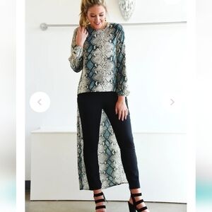 NWT BUDDY LOVE KIKI TOP SIZE MEDIUM